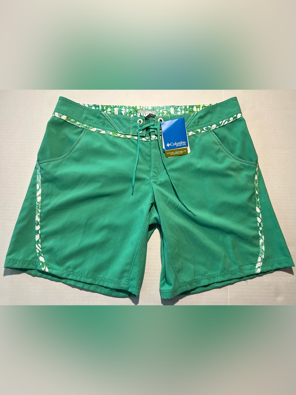 NWT Columbia PFG Viva Bonita Women’s Board Shorts 16 9" Inseam Swim Green Sun